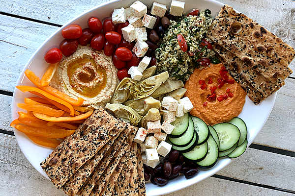 Mezze Plater with Sangak Crisps